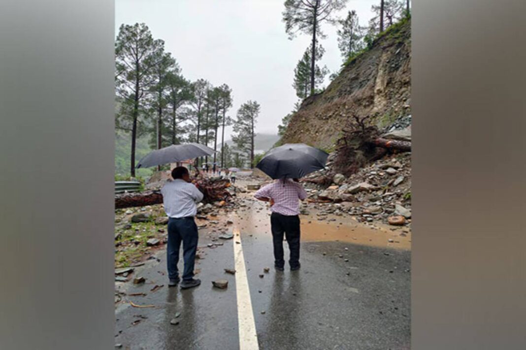 Uttarakhand Badrinath Highway Blocked Again as Fresh Debris Falls Near Nandprayag Following Heavy Rains