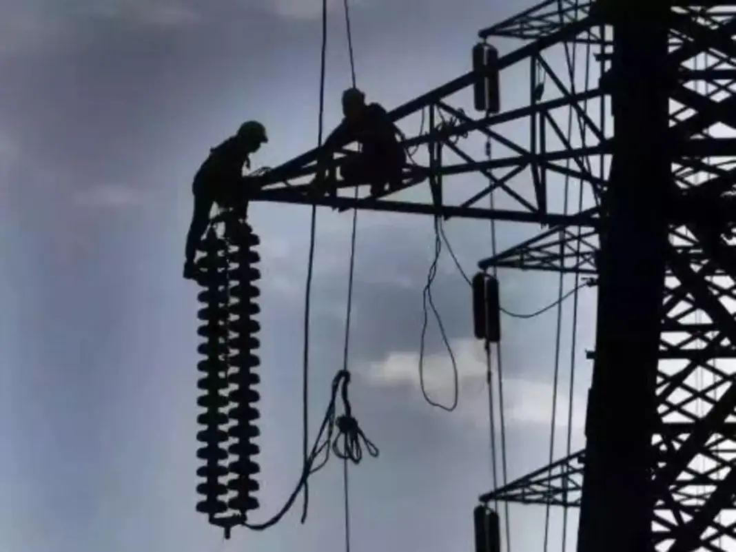 Indias Residential Power Use Surges 10 Percent Annually Amid Heatwaves Urbanization