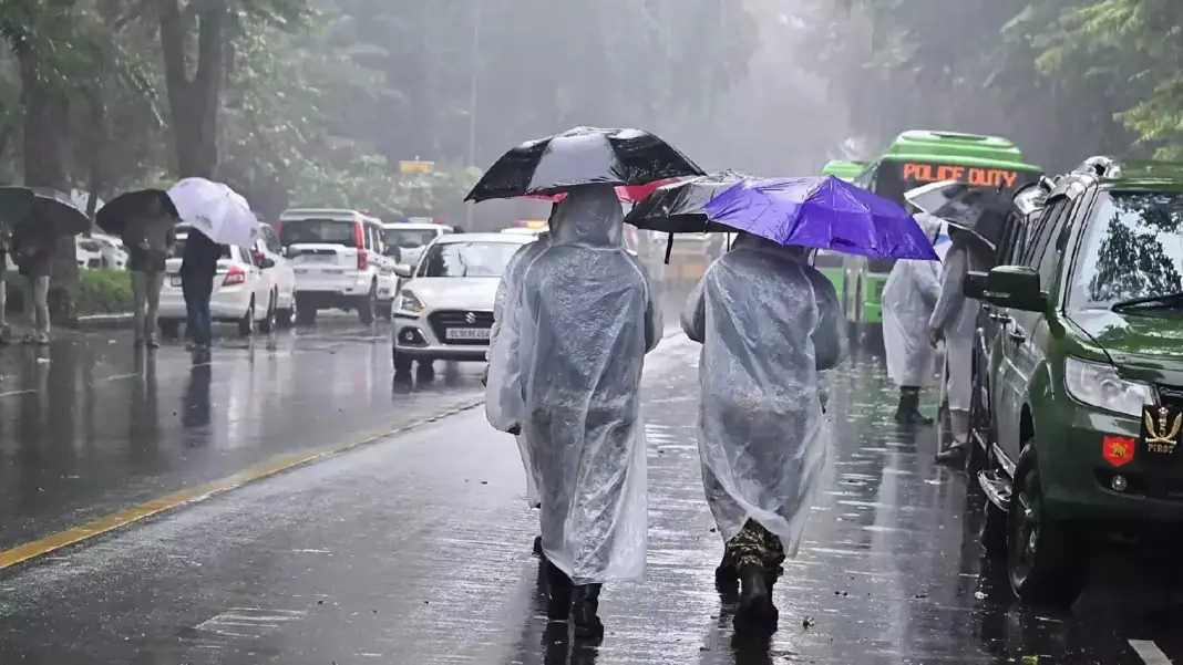 Delhi Hit by Heavy Rain and Flooding Airport Issues Advisory as Orange Alert Continues
