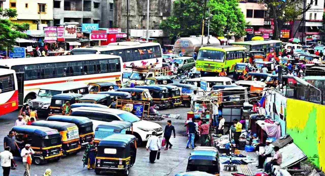Nagpurs Agrasen Square Faces Traffic Snarls Amid Flyover Progress