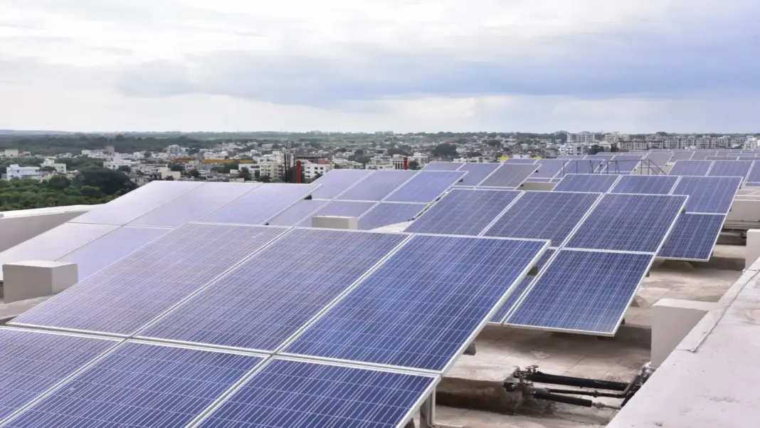 Delhi Accelerates Rooftop Solar Growth Amid Rising Energy Demands