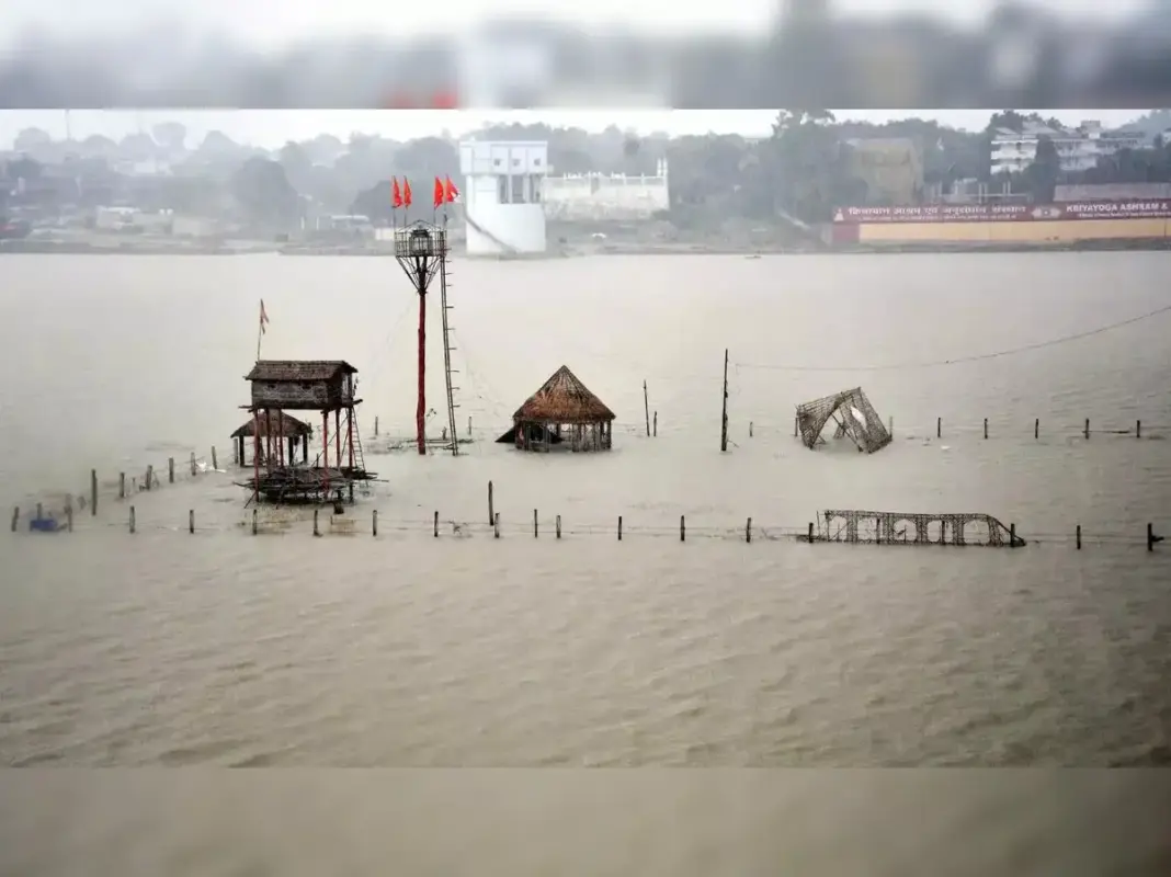 Ganga Water Rises In Unnao As Officials Begin Safety Measures