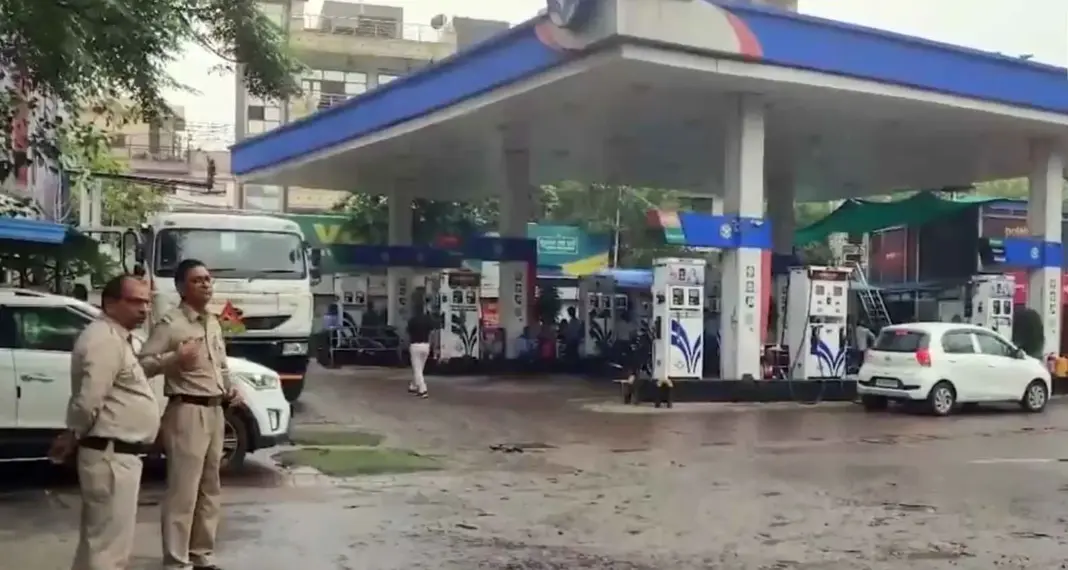 Delhi Appeals to CAQM to Suspend Fuel Ban and Boost Green Transport Plans