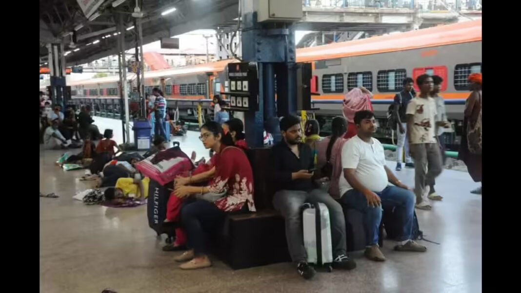Nagpur Railway Stations Tighten Security Amid Passenger Rush On Trains And Platforms