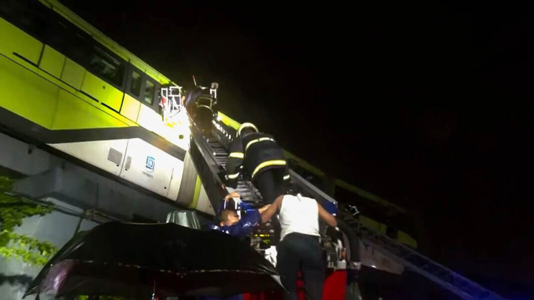 Monorail Services Disrupted Again As Overcrowding Forces 50 Passengers To Deboard