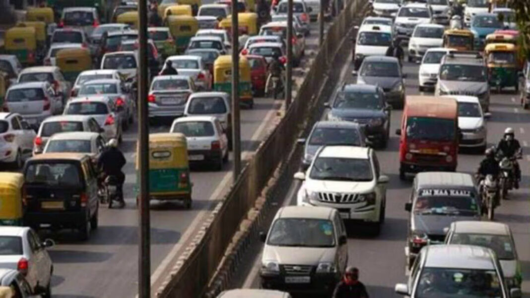 Mumbai Ahmedabad Highway Faces Fifteen Kilometre Jam Due To Severe Potholes
