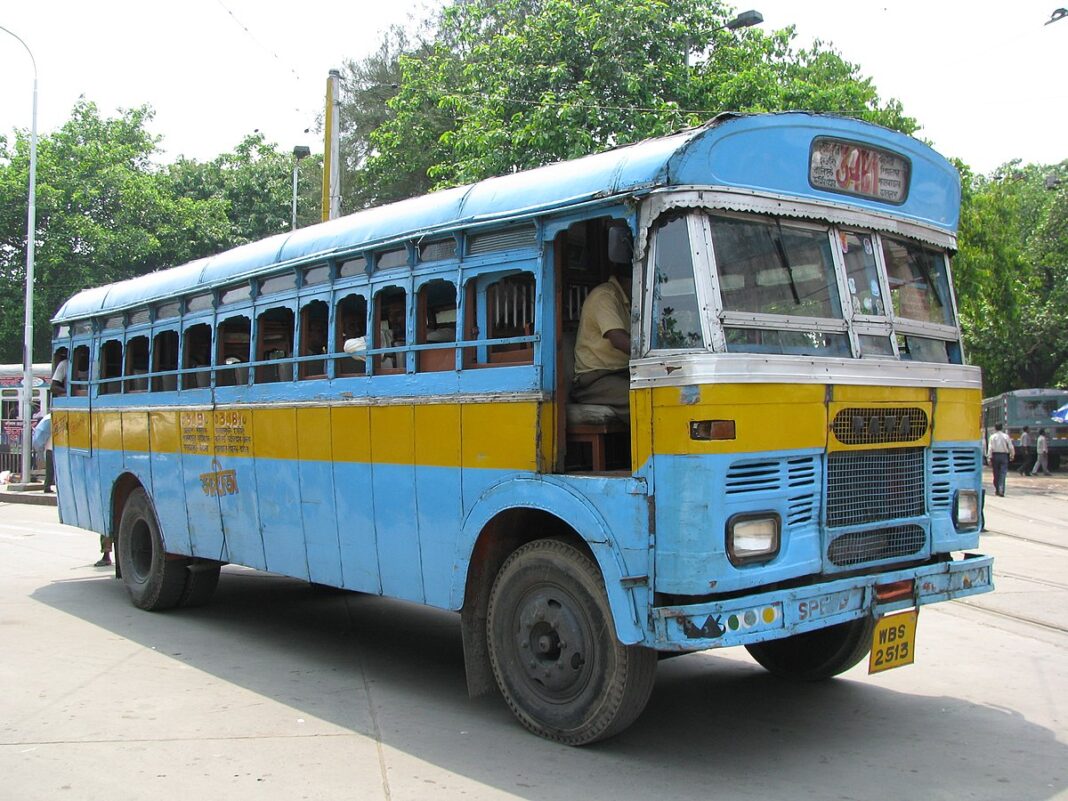 Kolkata Plans Bus Route Rationalisation After Metro Expansion Hits Ridership