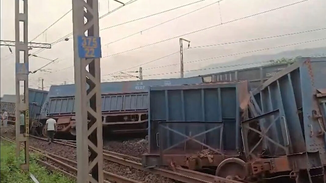 Chandil suffers major service disruption as over 20 goods train wagons derail