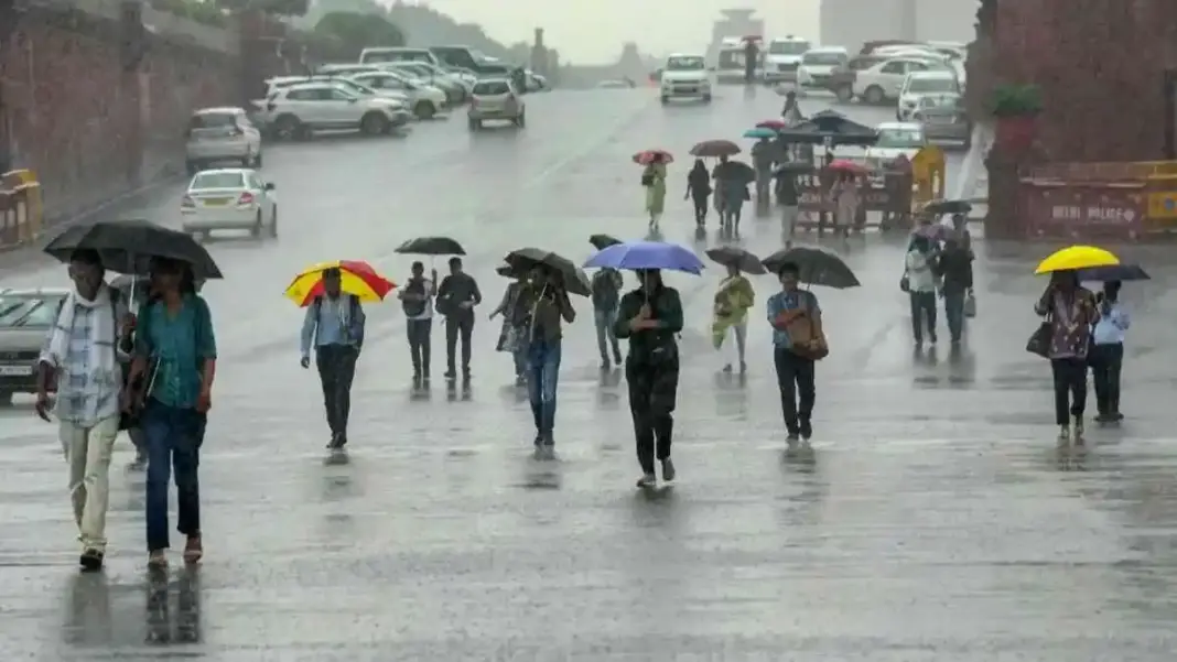 Mumbai Weather Forecast High Humidity Windy Conditions And Heavy Rain Today