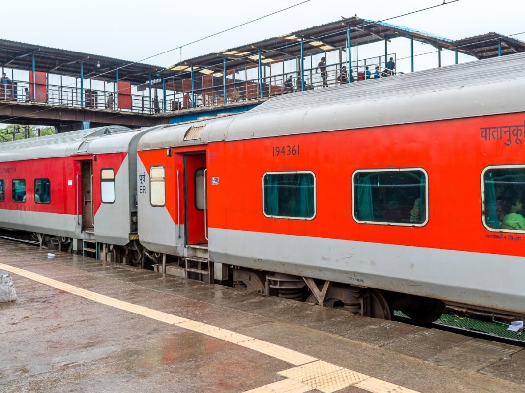 Delhi–Mumbai Route Gets Kavach 4.0 as Indian Railways Expands Safety System Deployment