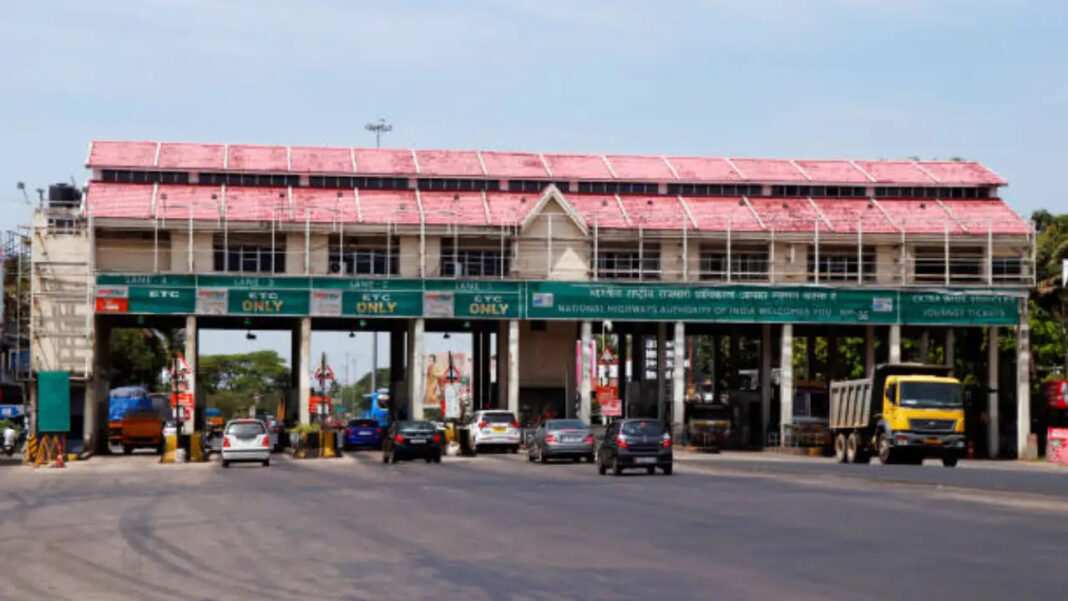 Goverment to roll out 5,000 highway rest stops every 30–40 km with toilets and food courts