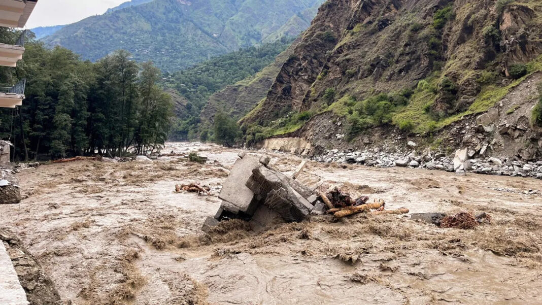 Himachal Rains Disconnect Hundreds of Roads, Triggering Widespread Disruption
