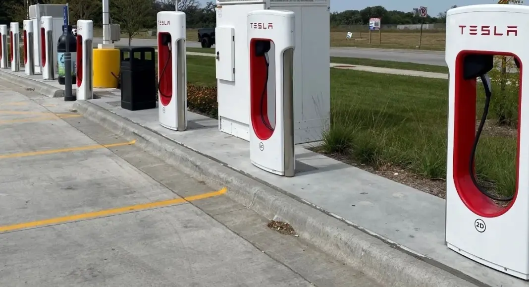 Pune Mumbai Expressway To Add Eight New EV Charging Stations