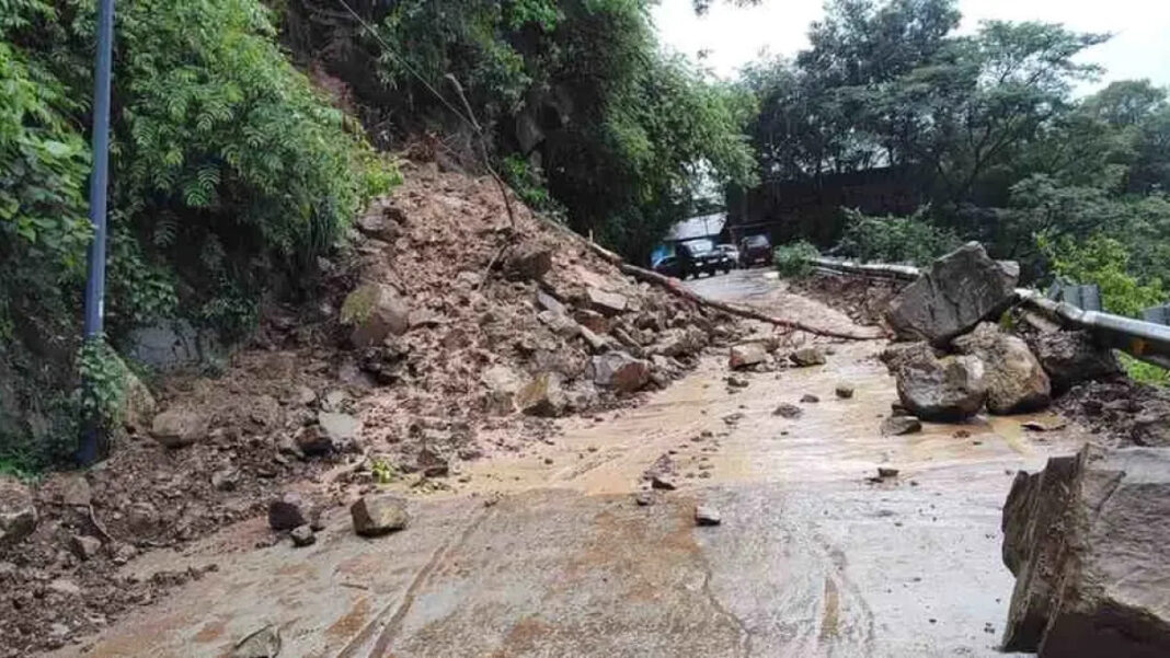 Kullu Manali Highway Faces Disruptions Due To Landslides Traffic And Infrastructure Gaps