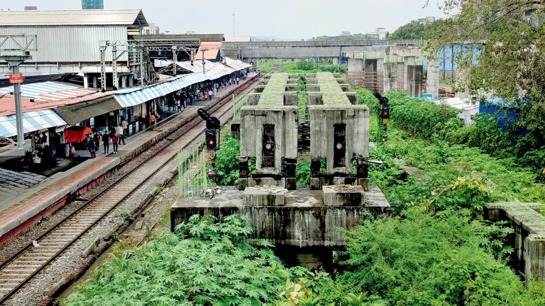 Mumbai Rail Zone Dispute Between CR And WR Delays Projects, Troubles Commuters Daily