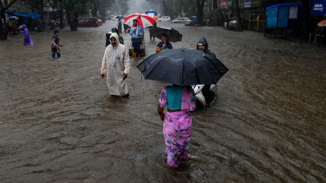 Mumbai Receives 185 Mm Rain Overnight, Andheri Subway Shut Amid Flooding