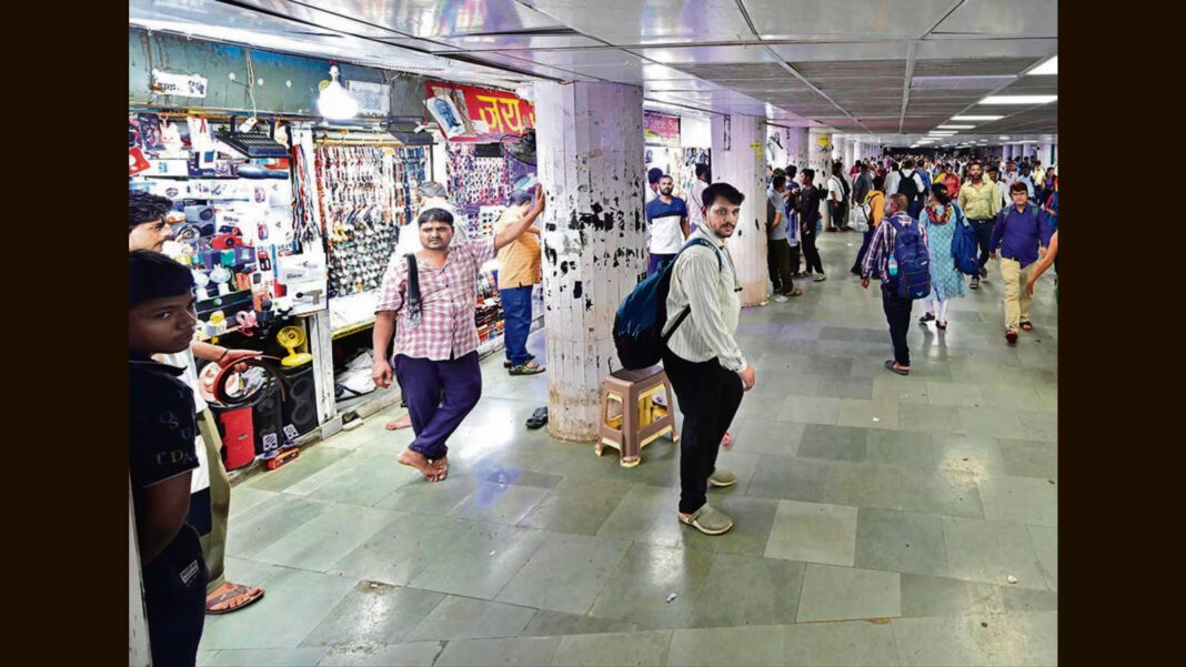 BMC Issues Notices To Shops Overstepping Premises In CSMT Subway