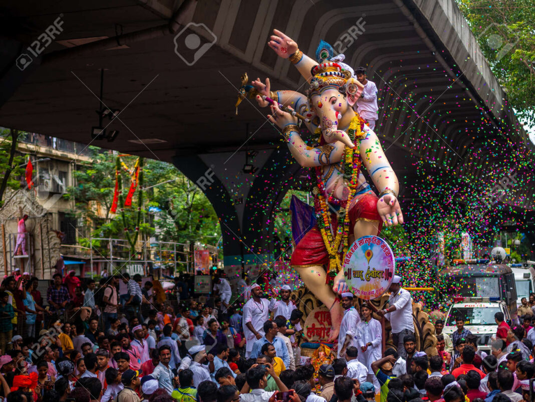Mumbai's Dangerous Bridge Pose Threat to Ganeshotsav Devotees