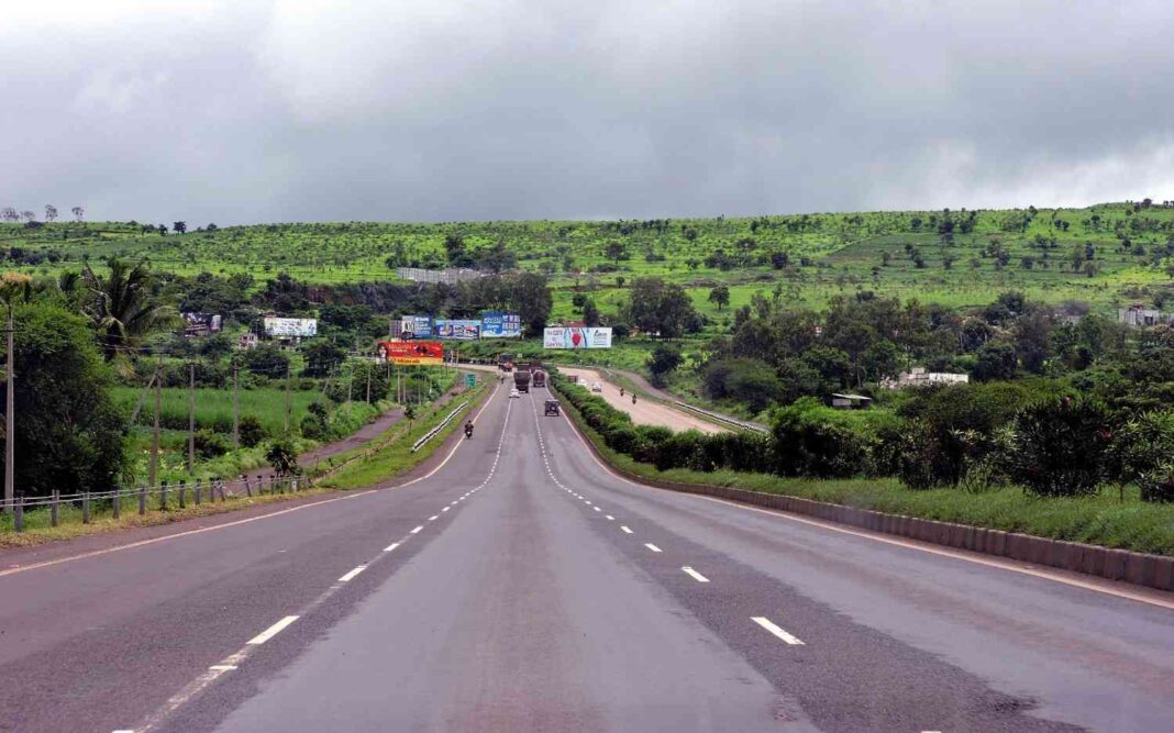 NHAI Issues Notices to 400 Eateries Encroaching NH‑48, Endangering Drainage