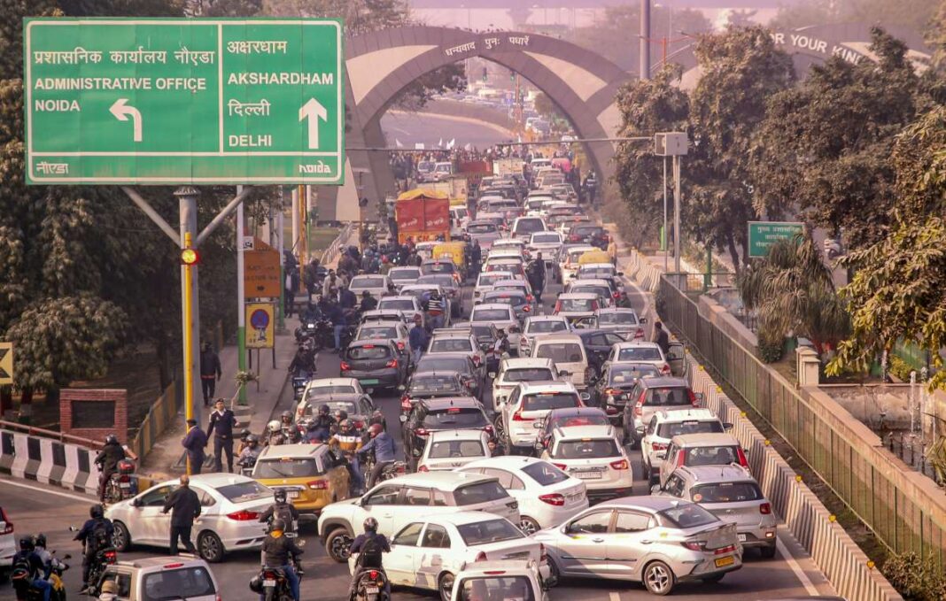 Delhi traffic diversions disrupt major routes today amid protest restrictions
