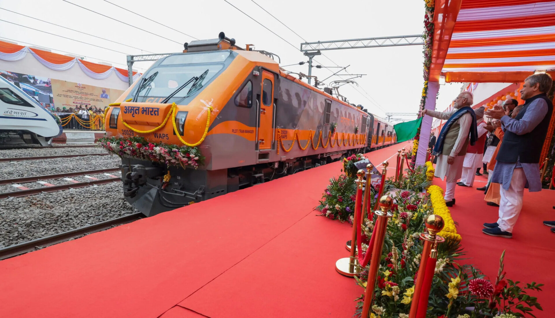 Prime Minister Inaugurates Two New Trains between Gaya-Delhi and Vaishali-Koderma Boosting Connectivity and Tourism