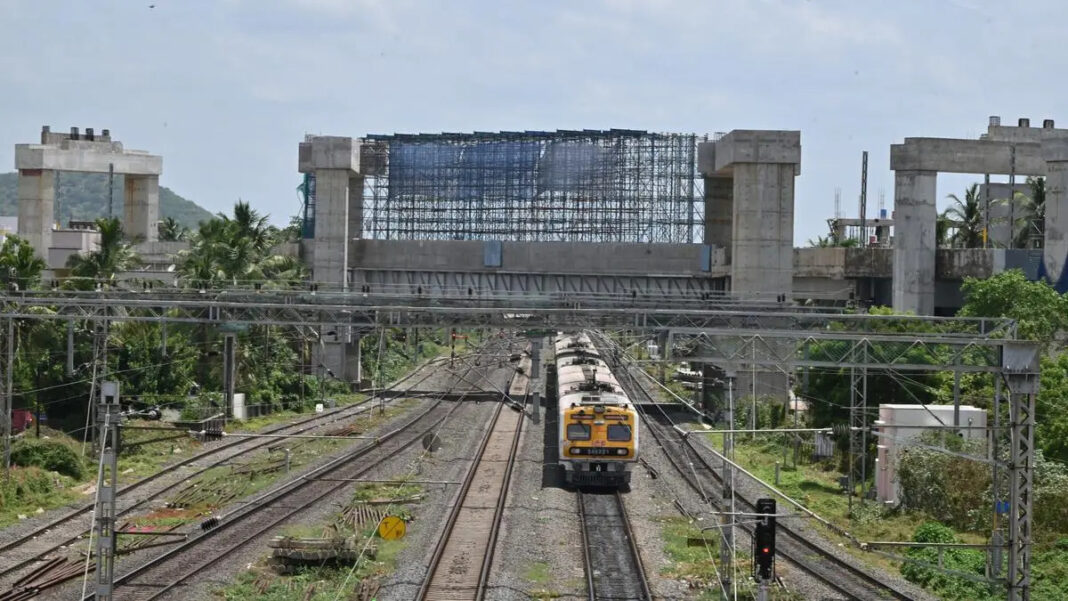 Southern Railway Covers MRTS Operating Costs During Two‑Year CMRL Transition