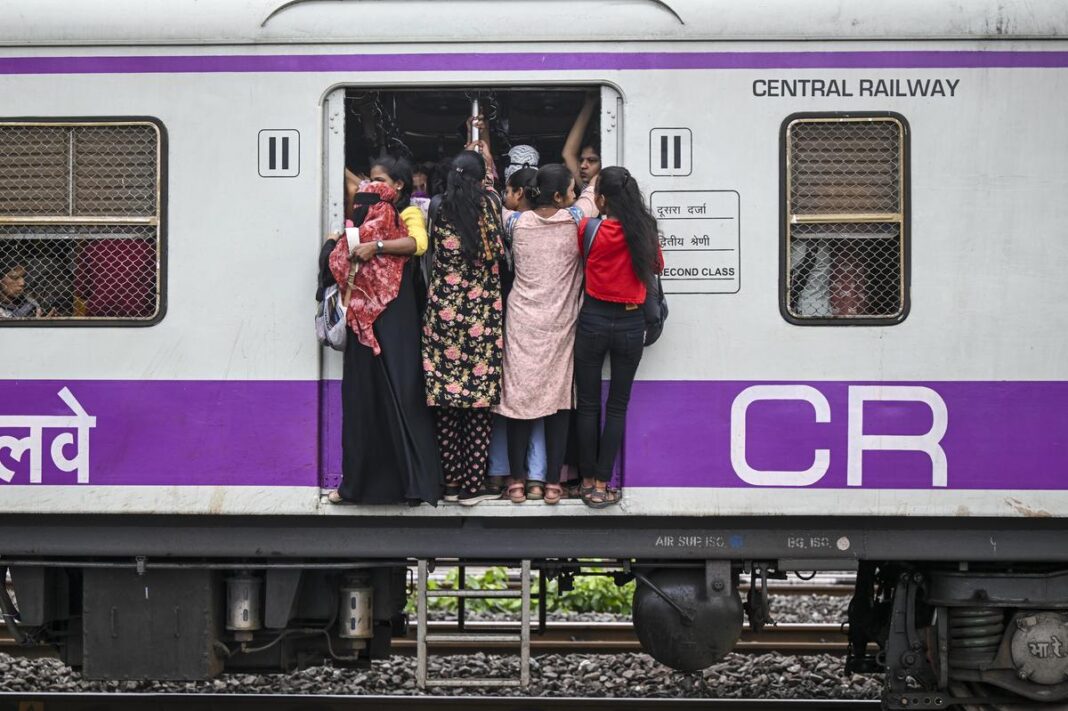 Suburban Train Halted 22 Minutes in Guindy, Stranding Hundreds