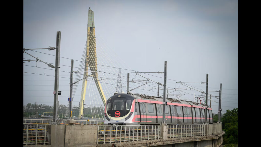 Delhi Metro fixes water leaks by shifting pipes to road medians