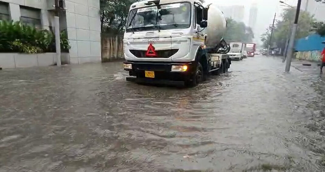 Navi Mumbai Faces Flooding At Sanpada Underpass And Turbhe MIDC Roads