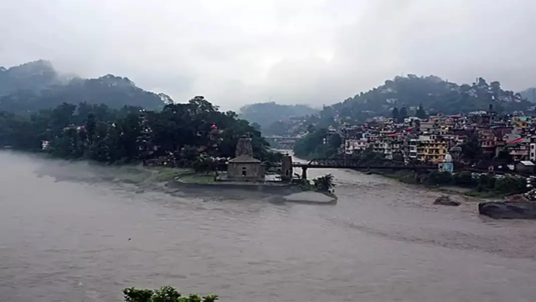 North India Faces Flood Chaos As Chandigarh Manali Highway Collapses