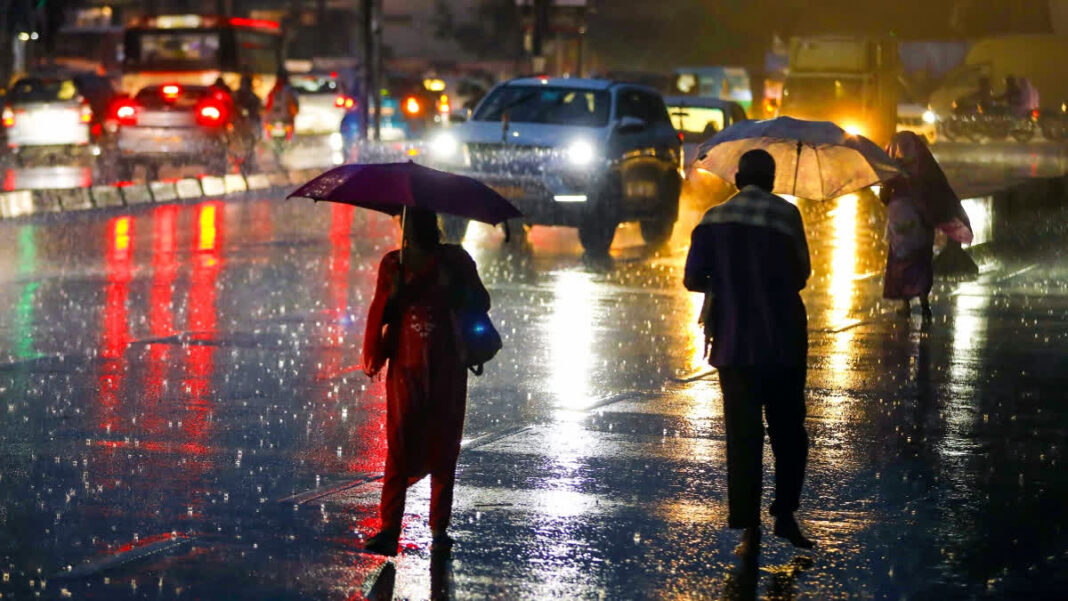 Mumbai faces orange alert as IMD predicts heavy to very heavy rainfall