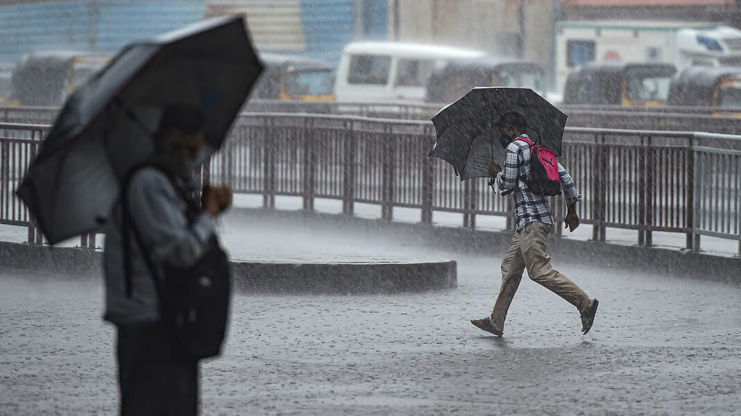 Bengaluru Weather Alert Moderate Showers With High Humidity Predicted