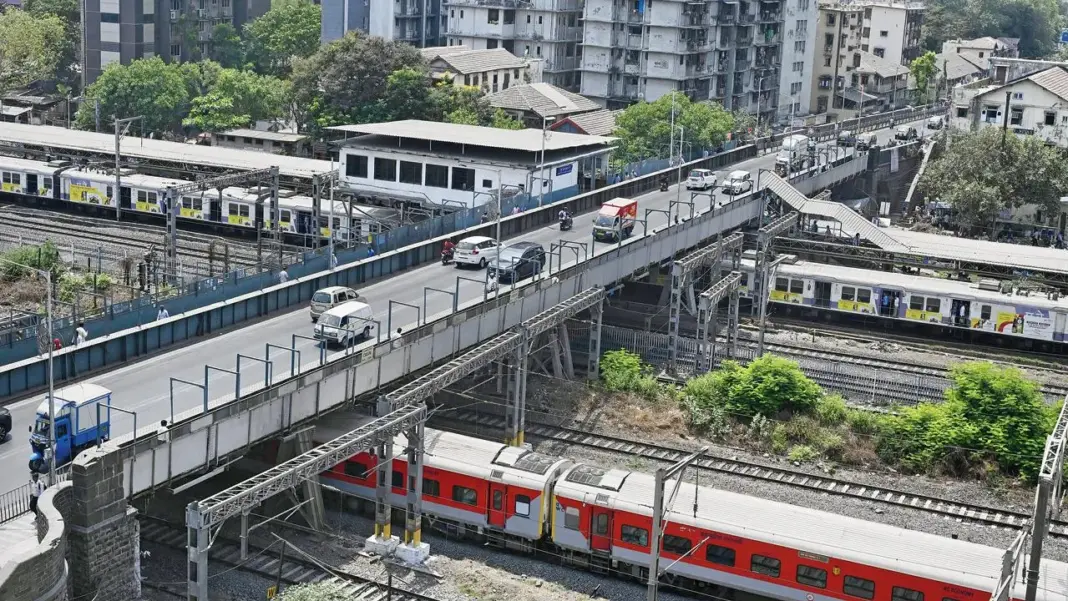 Mumbai Elphinstone bridge shuts tonight for eco flyover and connector