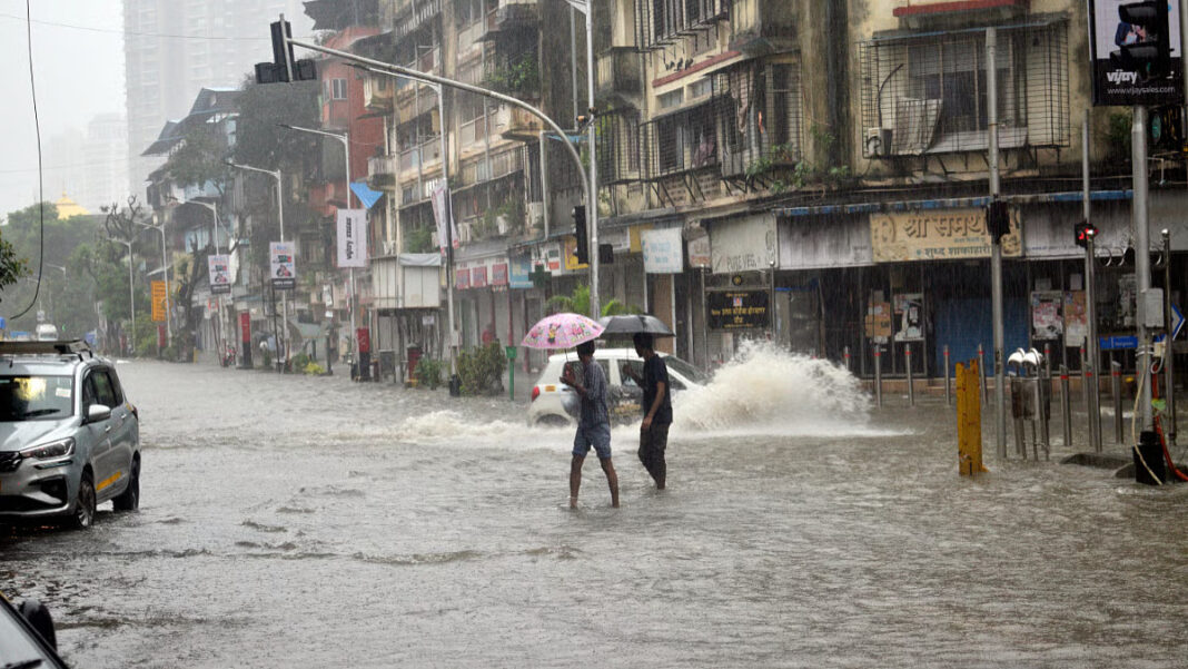 Mumbai Rains Trigger Waterlogging Andheri Subway Closed Traffic Disrupted Across Key City Areas