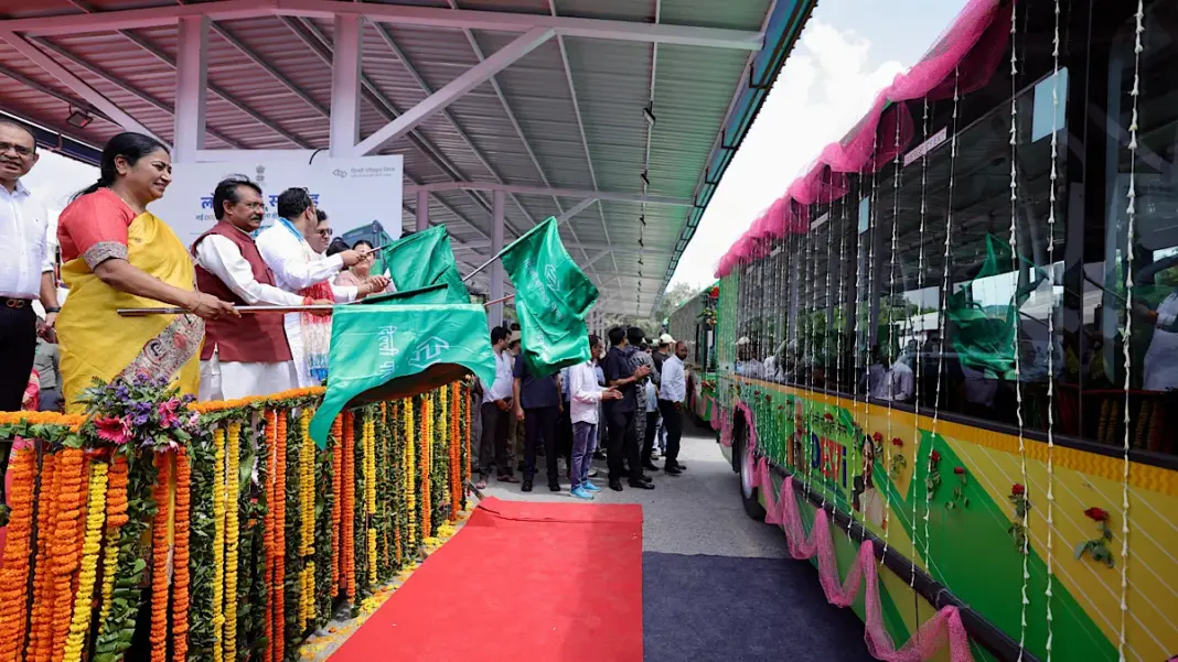 Delhi Launches 300 Electric Buses Boosting Connectivity And Clean Transport