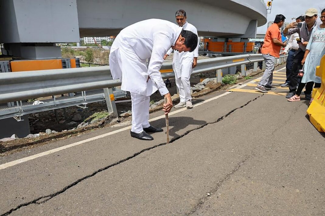 MMRDA Orders Contractor To Repair Damaged Atal Setu Road Within Five Days