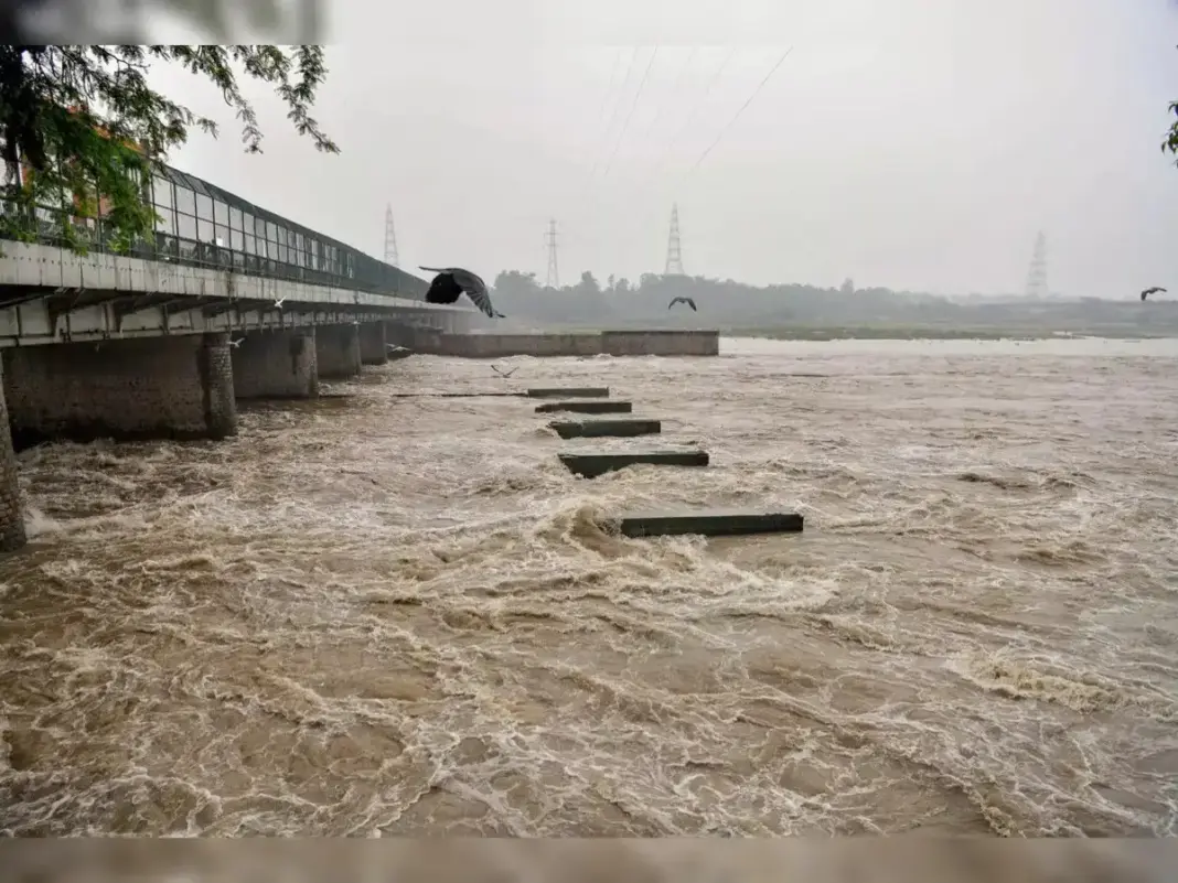 Delhi Shuts Old Railway Bridge As Yamuna Nears Evacuation Mark