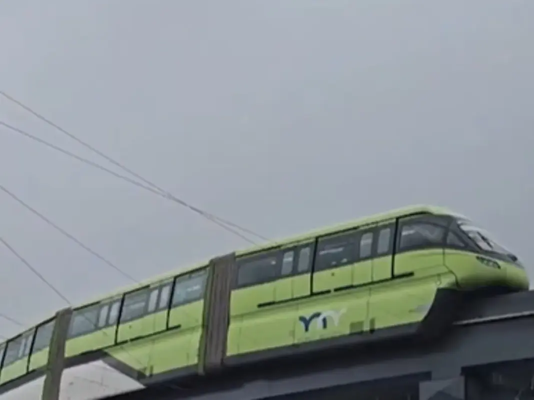 Mumbai Monorail Faces Technical Glitch At Wadala Leaving Commuters Stranded Mid Journey