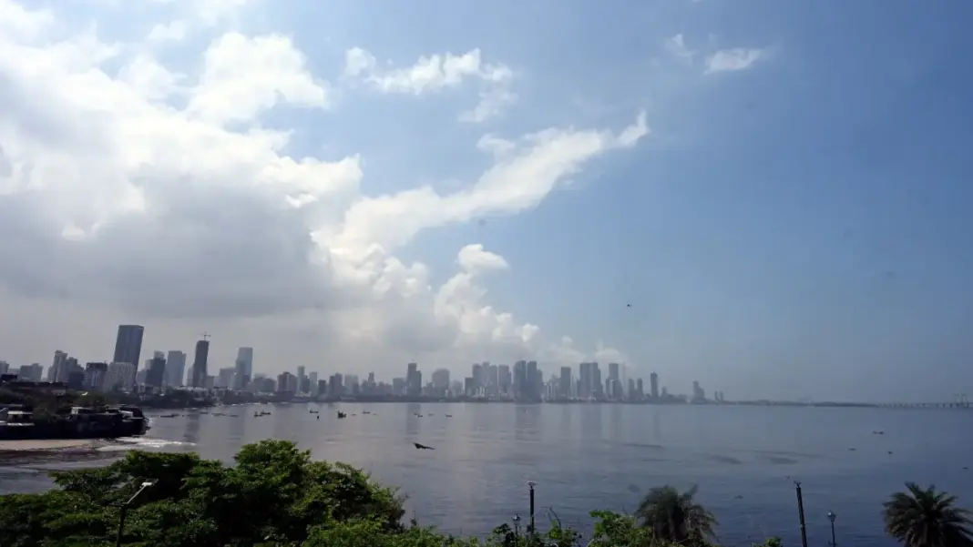 Mumbai Begins Day Bright Clouds And Light Showers Forecast For Evening Hours