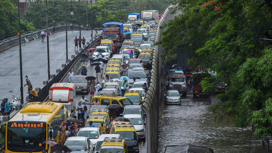 Mumbai Commuters Face Massive Traffic Near JJ Flyover WEH Powai Malad
