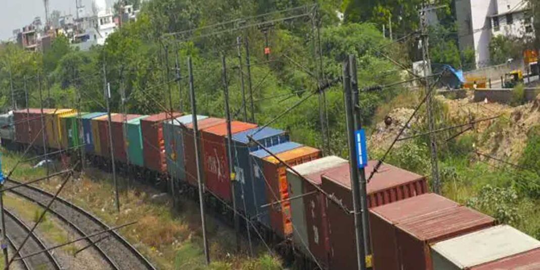 Gujarat Freight Train Delivers 1350 Tonnes Industrial Salt To Anantnag