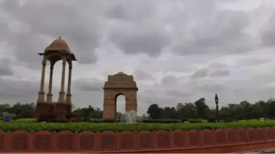 Delhi NCR records 16°C low temperature as air quality remains poor