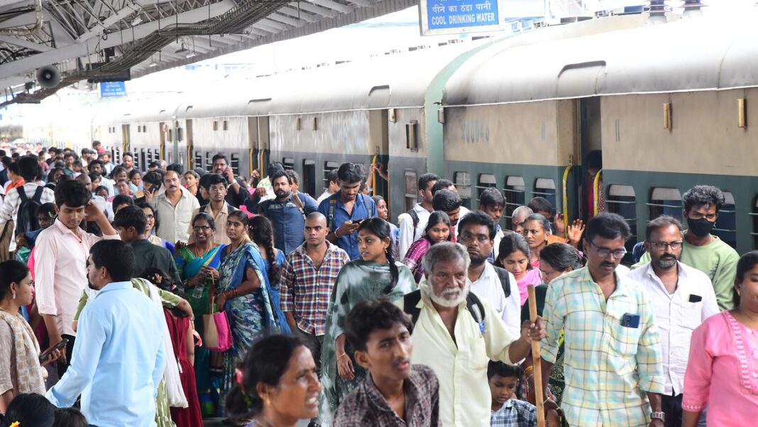 Vijayawada Division Sets Record Transporting Five Lakh Fifty Thousand Passengers Daily