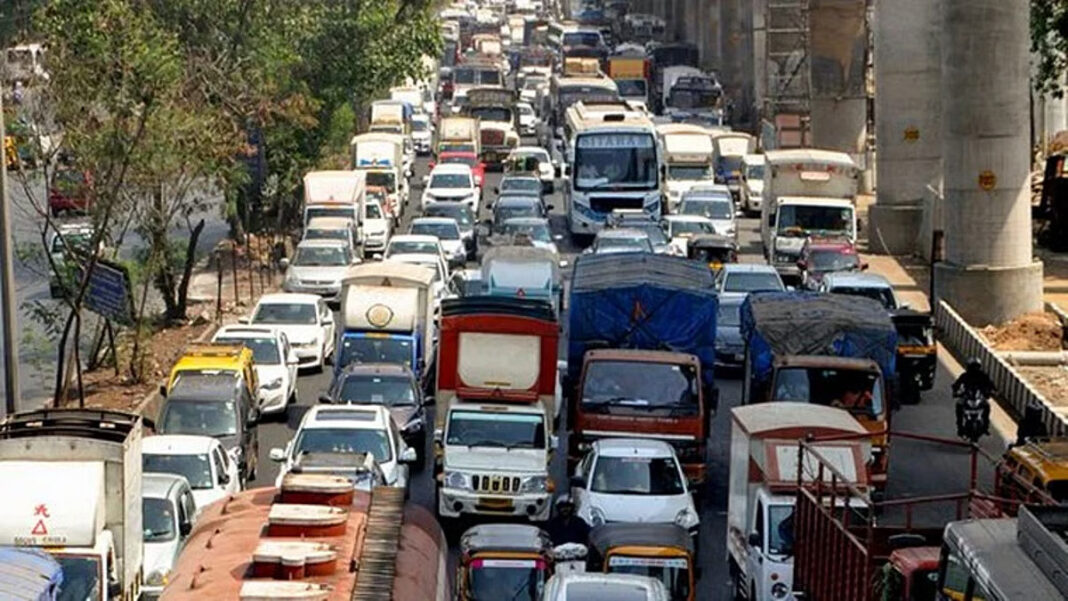 Mumbai Residents Complain About Persistent Traffic Chaos After Metro Line Three Completion