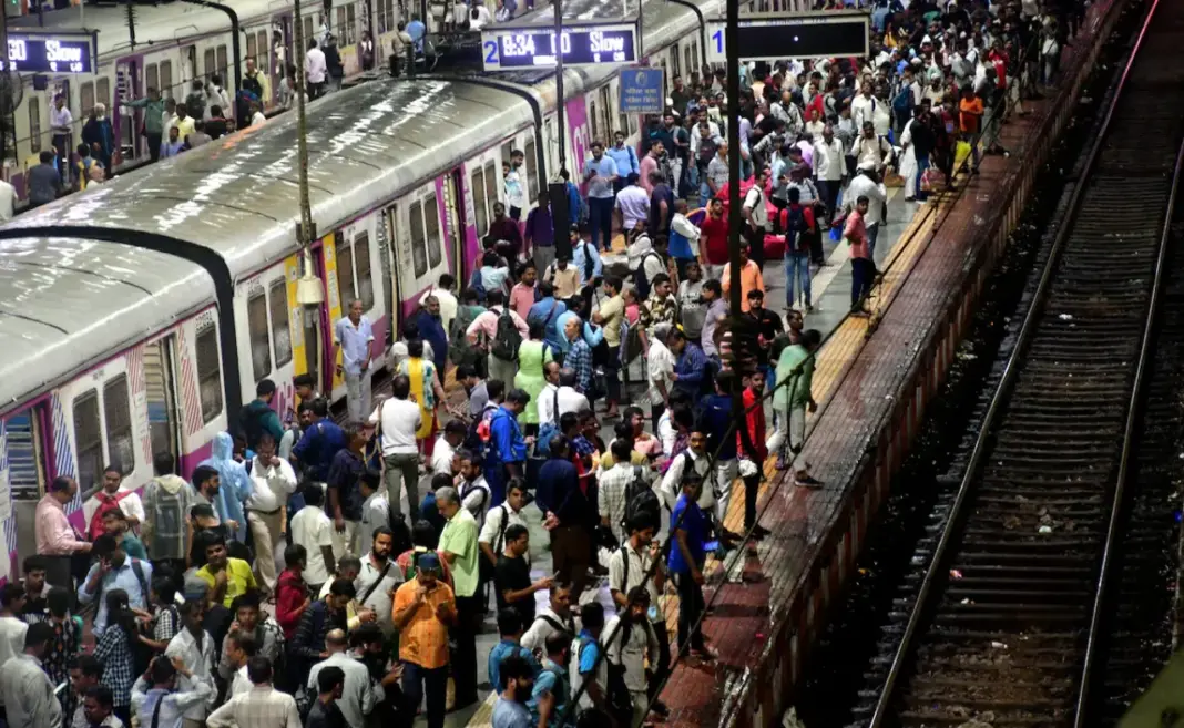 Mumbai CR And WR Suspend Platform Ticket Sale During Diwali Chhath Period