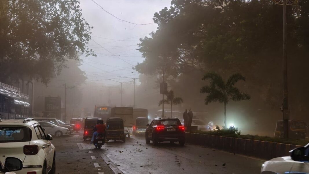 Mumbai Suburbs Experience Heavy Rain Thunderstorms Gusty Winds Today