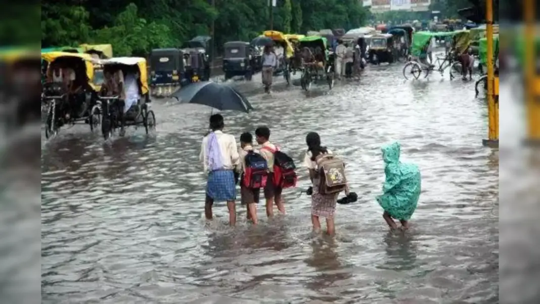 Chennai Roads Flooded As Heavy Rains Hit Sixteen Districts