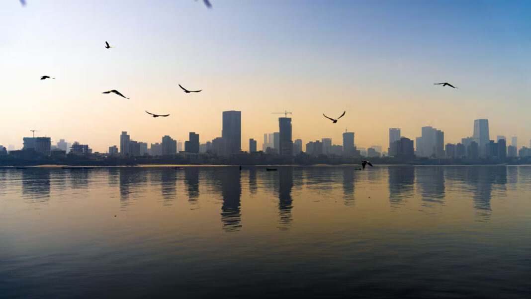 Mumbai Residents Experience Sunny Skies And Comfort