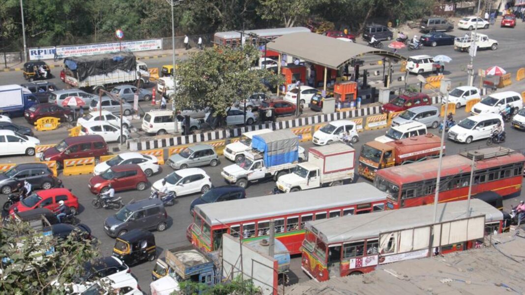 Mumbai To Ban Heavy Vehicles On WEH During Peak Hours