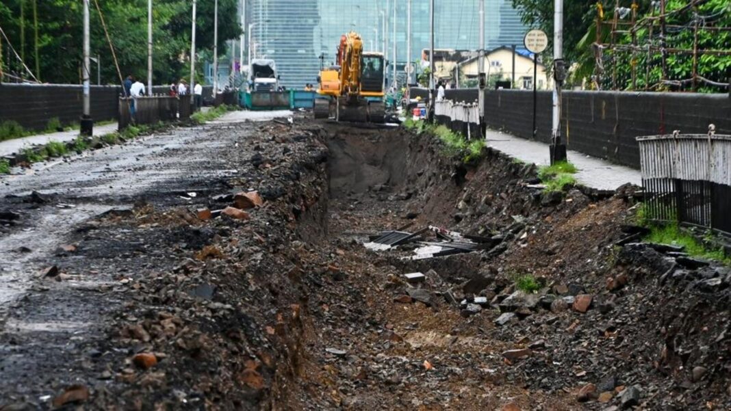 Mumbai Starts Razing 112-Year-Old Elphinstone Bridge
